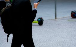 Pasti Baper, 10 Rekomendasi Novel Romantis di Fizzo ini Bikin Ketawa Loh!