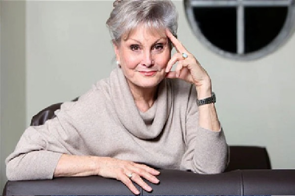 Is Angela Rippon Married? Daughter, Partner