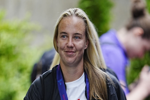 Ellie Pitt: Where is She From, Husband, Age is What