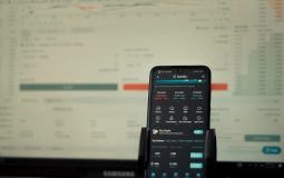 8 Stock Trading Platforms That Simplify Investing For Beginners And Pros