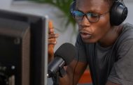 Top 4 Podcast Hosting Platforms Like Buzzsprout To Publish And Distribute Podcasts