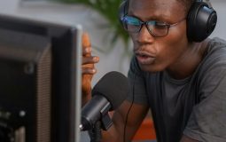 Top 4 Podcast Hosting Platforms Like Buzzsprout To Publish And Distribute Podcasts