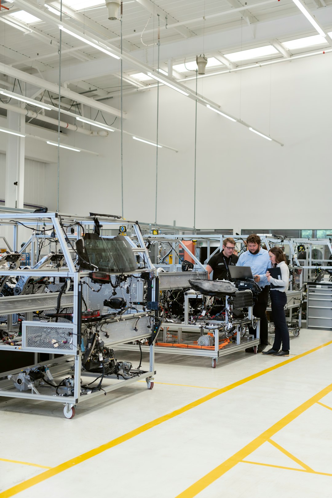 Manufacturing Marketing Strategy: Complete Guide