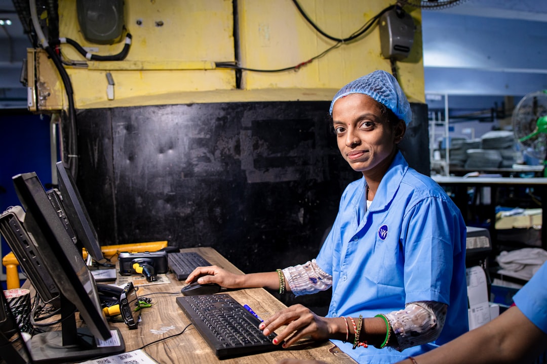 How FSM Solutions Help Field Service Businesses Save Time